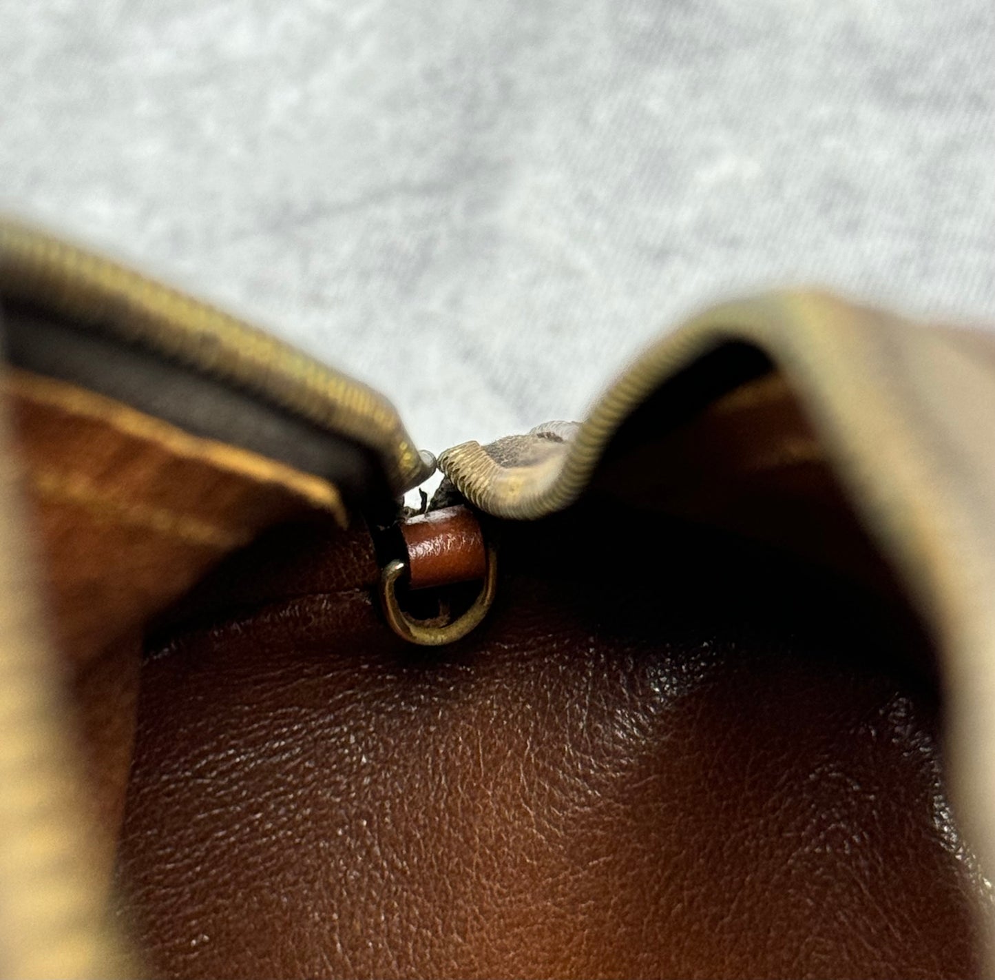 Louis Vuitton Papillon - Honey Vintage